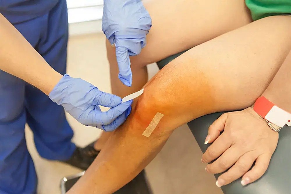 Arthroscopic Doctor in Shalimar Bagh, North Delhi. At Jhamb Multispeciality Hospital