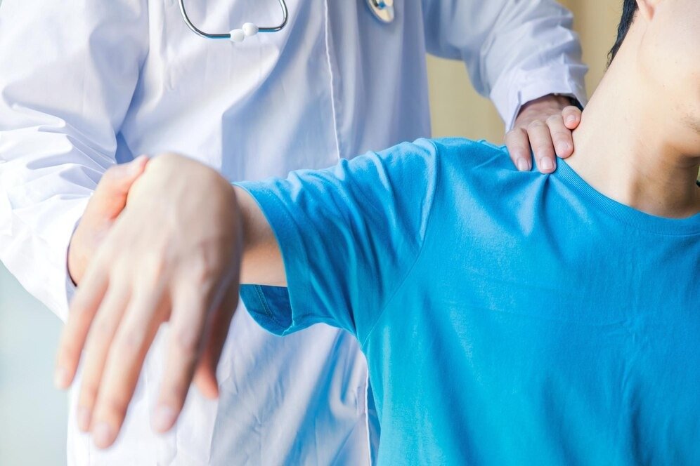 Best Shoulder Replacement Doctors in Shalimar Bagh