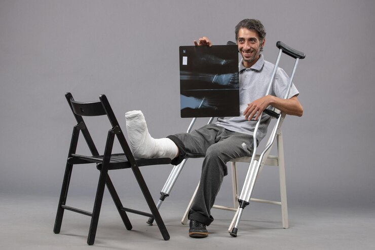 Orthopedic surgeon in north Delhi in Shalimar Bagh